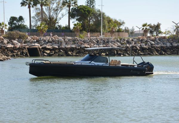 2019 Axopar 28 T-Top