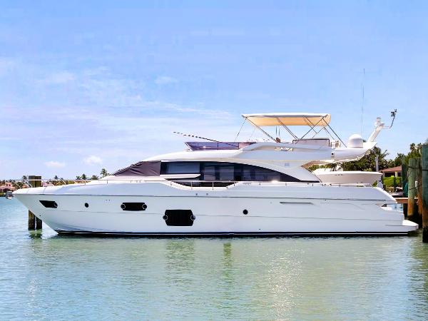 2014 Ferretti Yachts 690