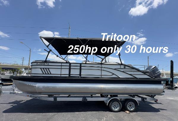 2021 Bennington LX 24 Swingback