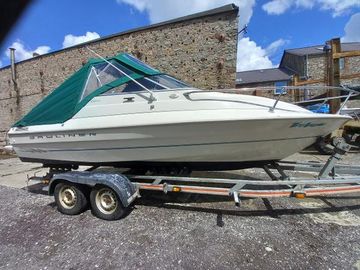 2000 Bayliner 1952 Capri Cuddy