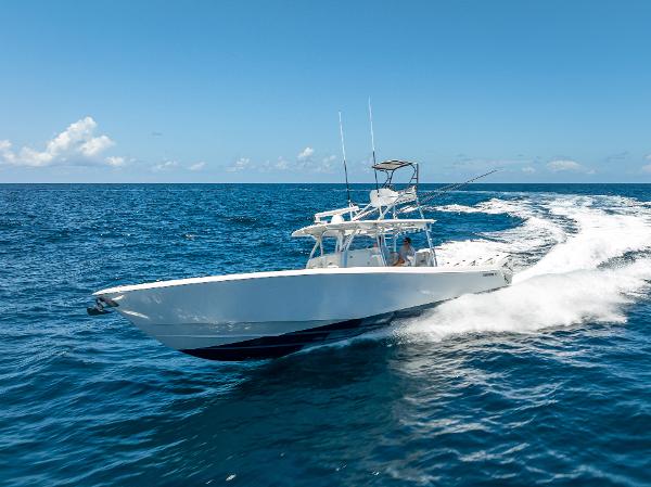 2021 Contender 44 CB