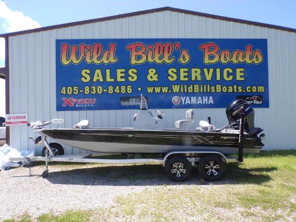 Xpress SW20BAY 2026 Xpress SW20BAY boat at Wild Bill's Boats sales and service location.