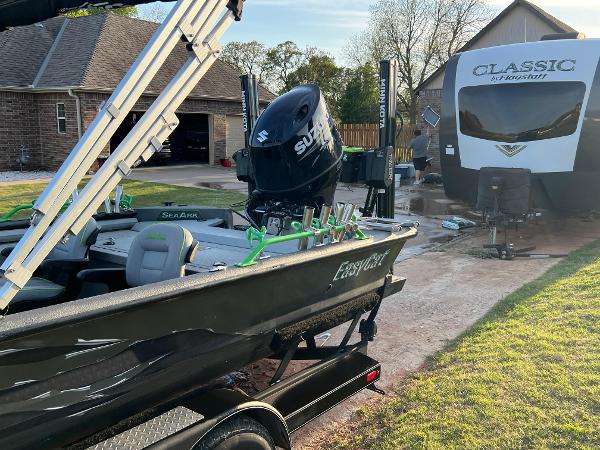 2021 Seamark Easycat