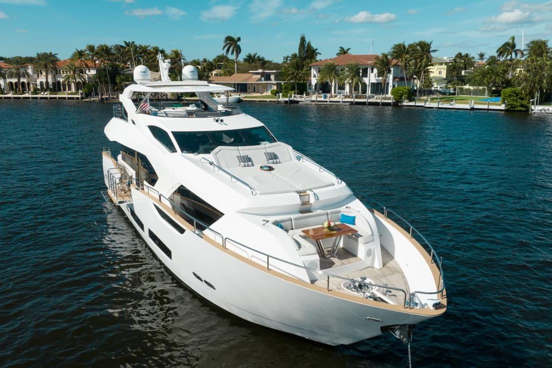 2018 Sunseeker 95 Yacht