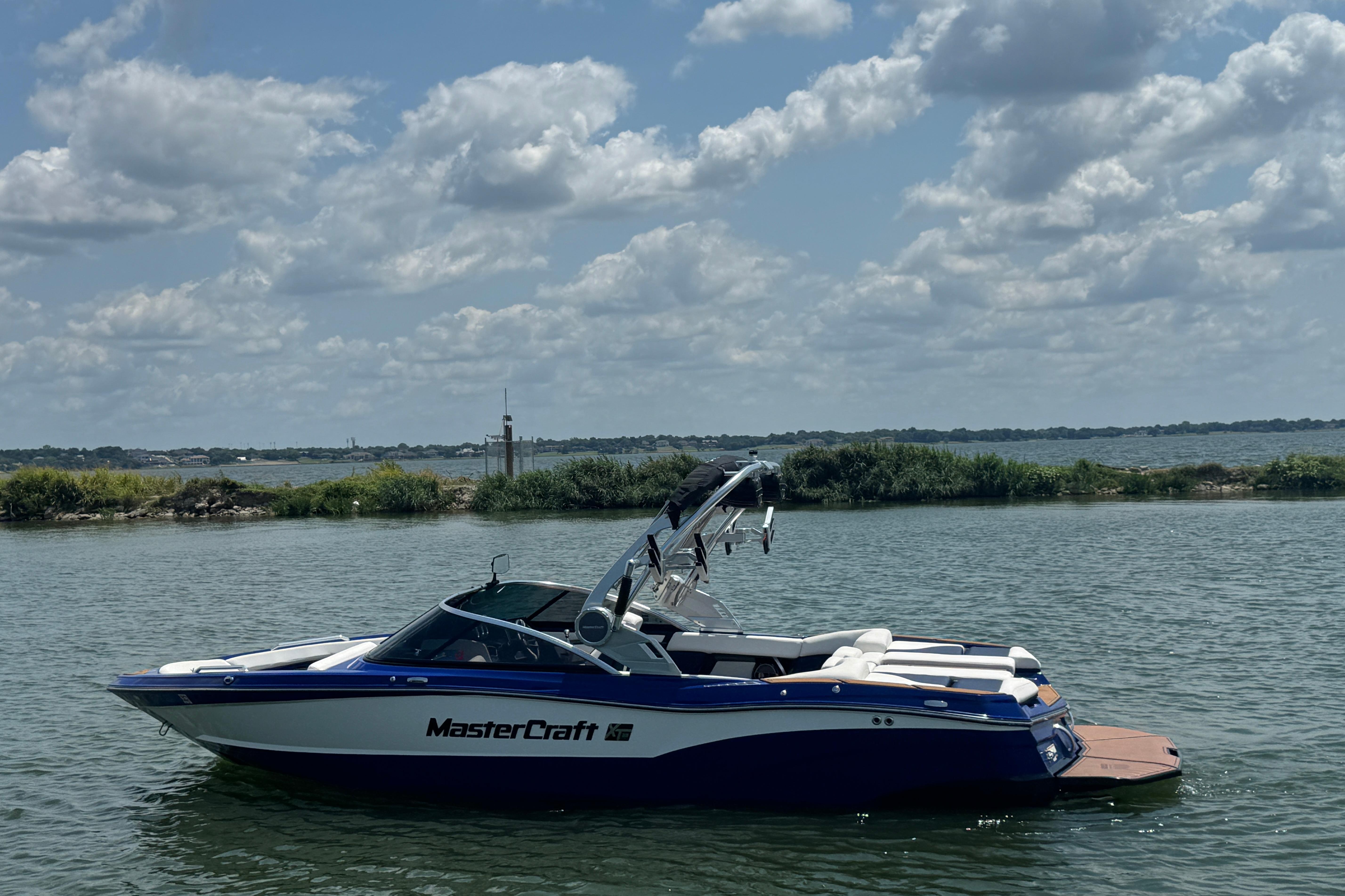 2021 MasterCraft XT23