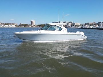 2023 Pursuit DC 326 Dual Console