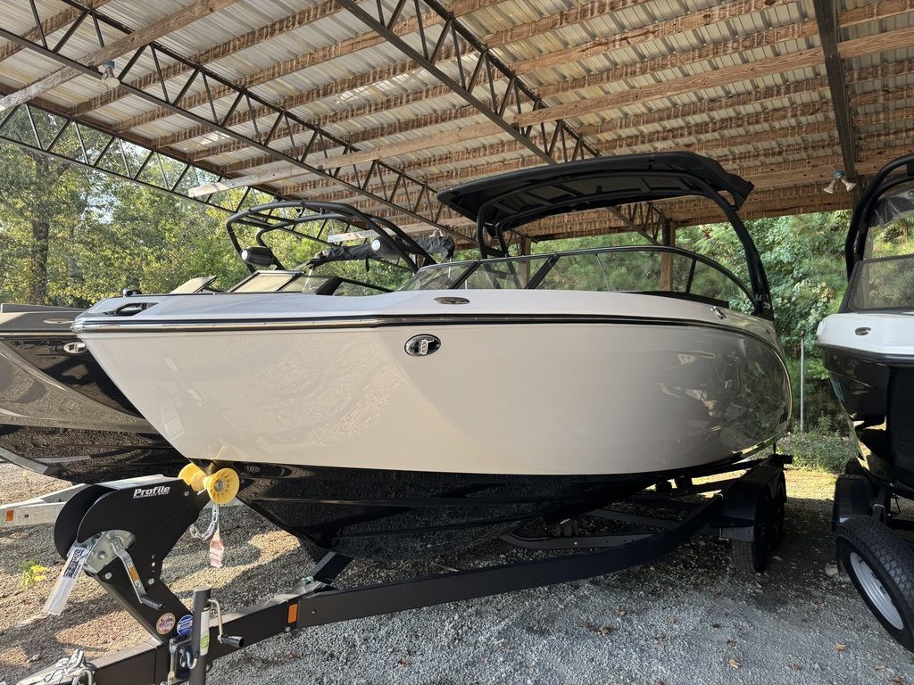 2025 Yamaha Boats 252SD