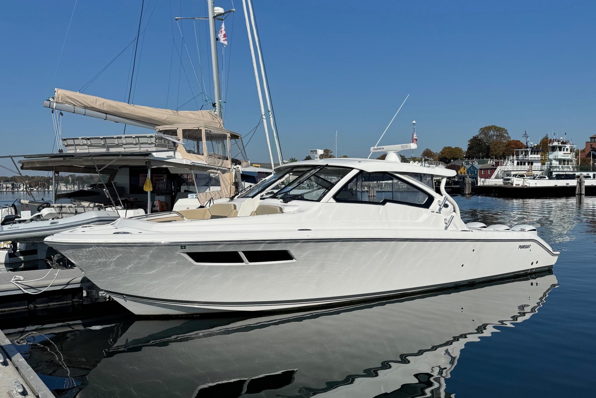 2019 Pursuit DC 365 Dual Console