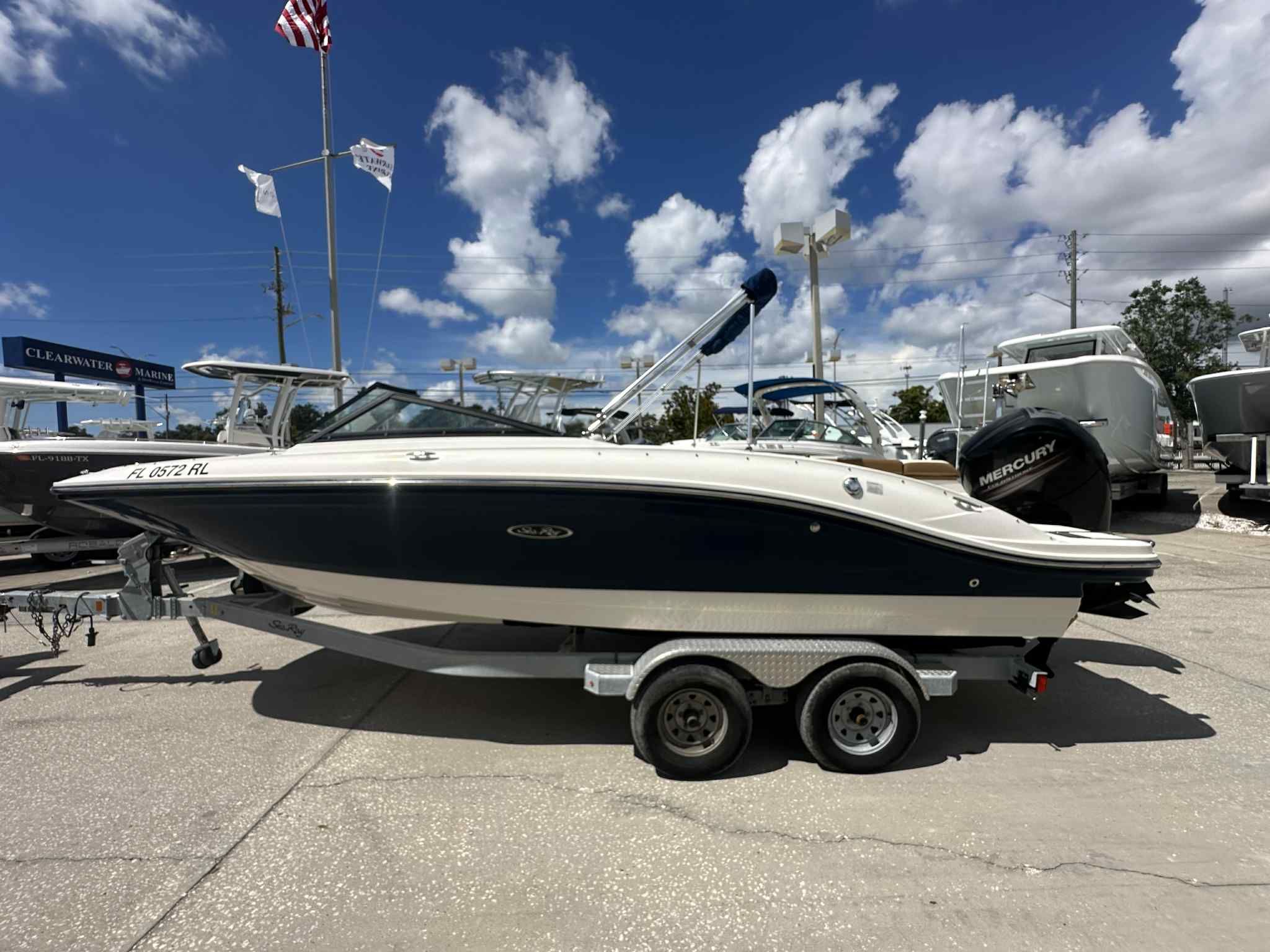 2018 Sea Ray SPX 210