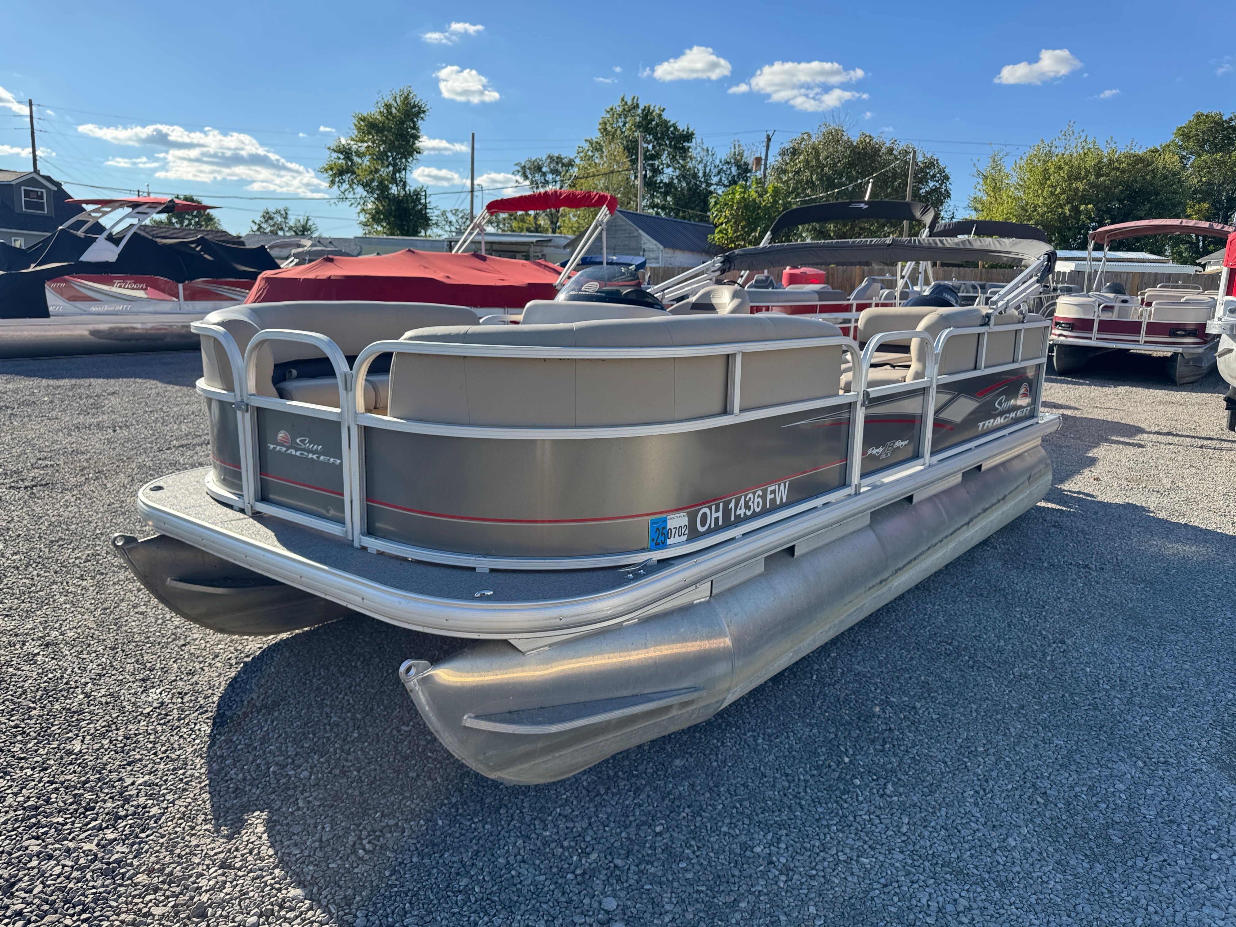 2019 Sun Tracker PB 18