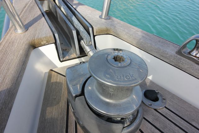 Capstan on anchor winch