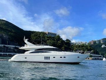 2006 Princess 67 Flybridge Motor Yacht