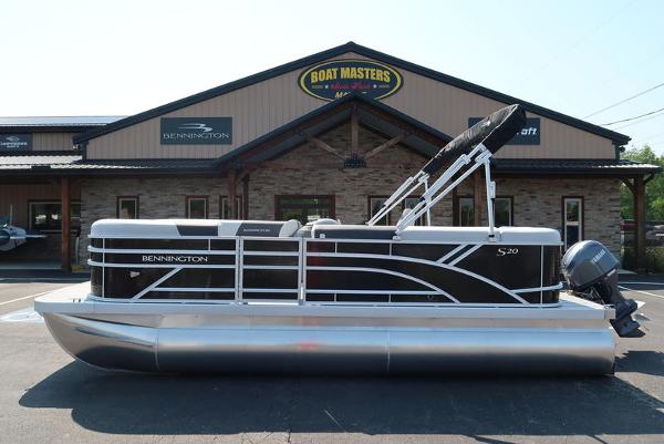 2025 Bennington S L-Bench 20 SL