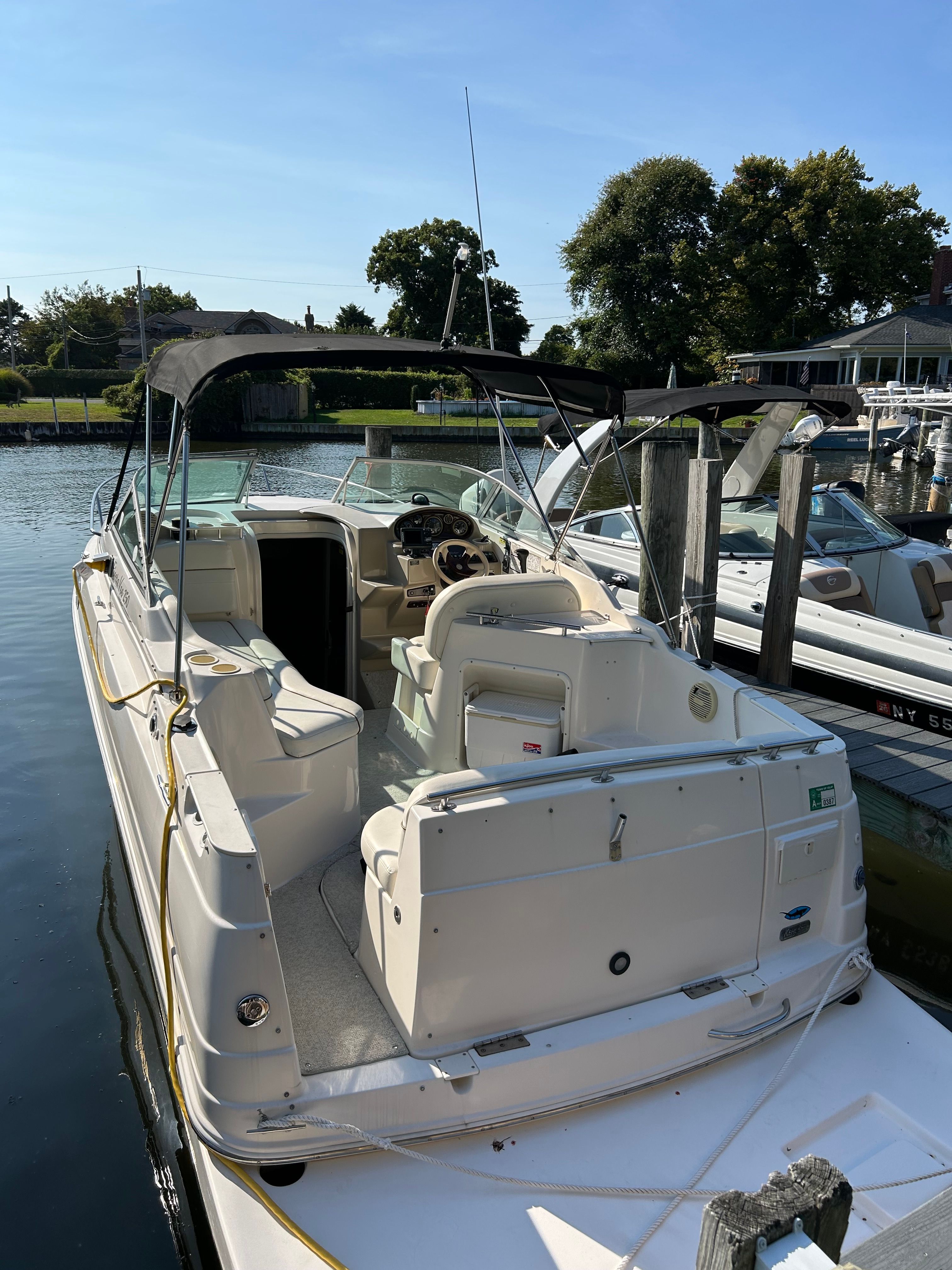 Rinker 250 Fiesta Vee