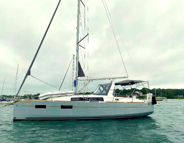 2016 Beneteau Oceanis 35