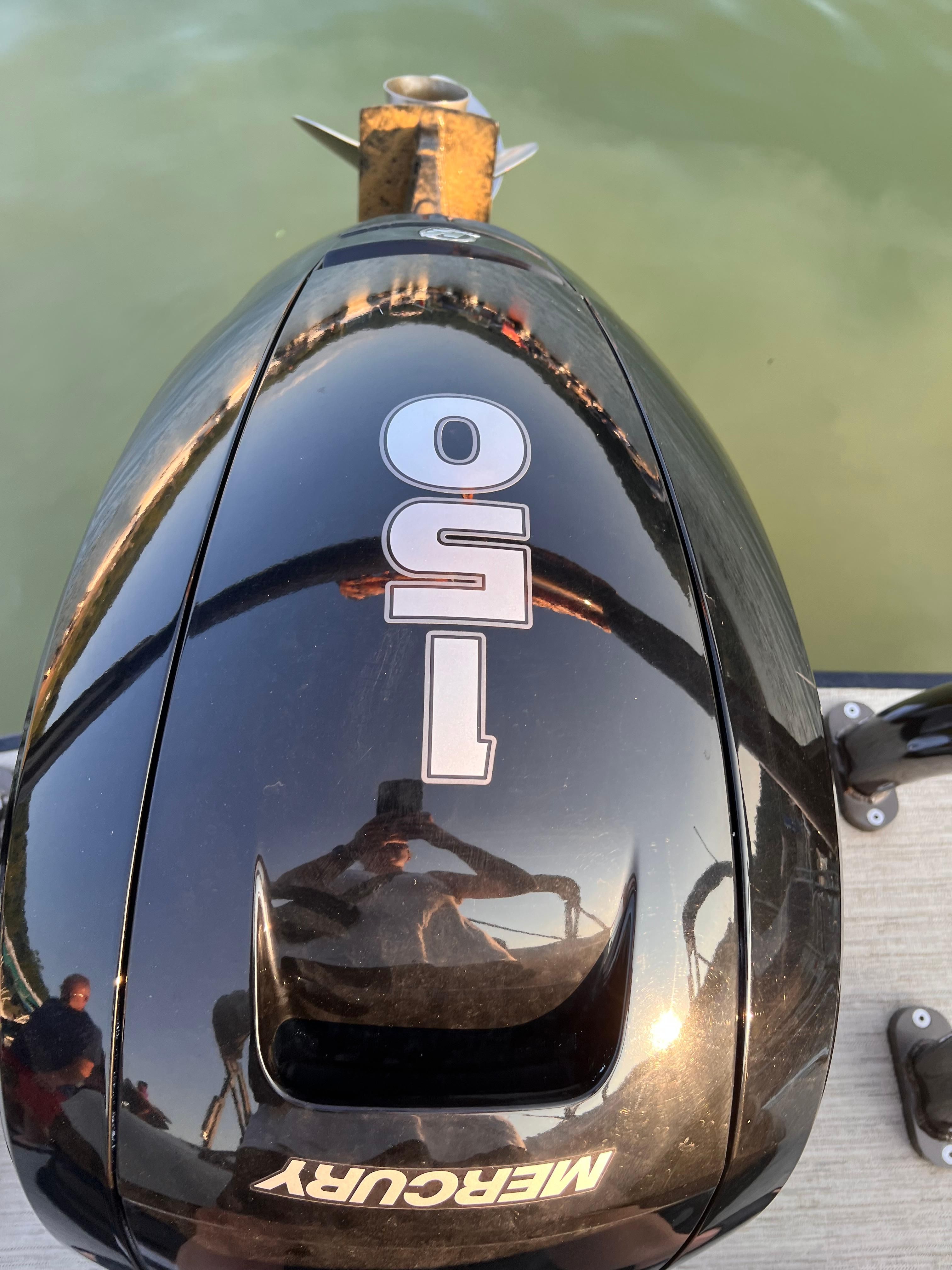 2020 South Bay 523 RS Tri-toon