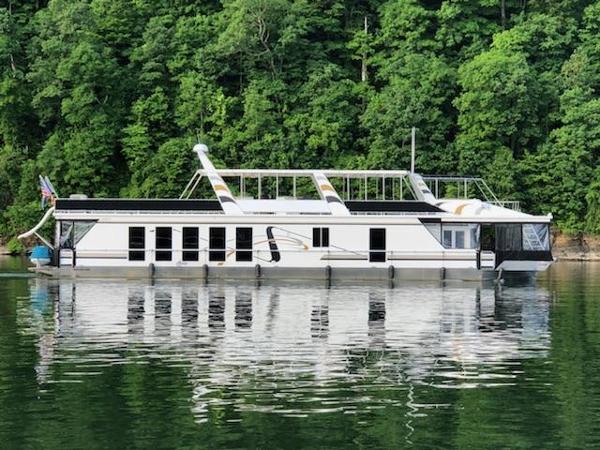 2005 Fantasy Houseboat 19x90