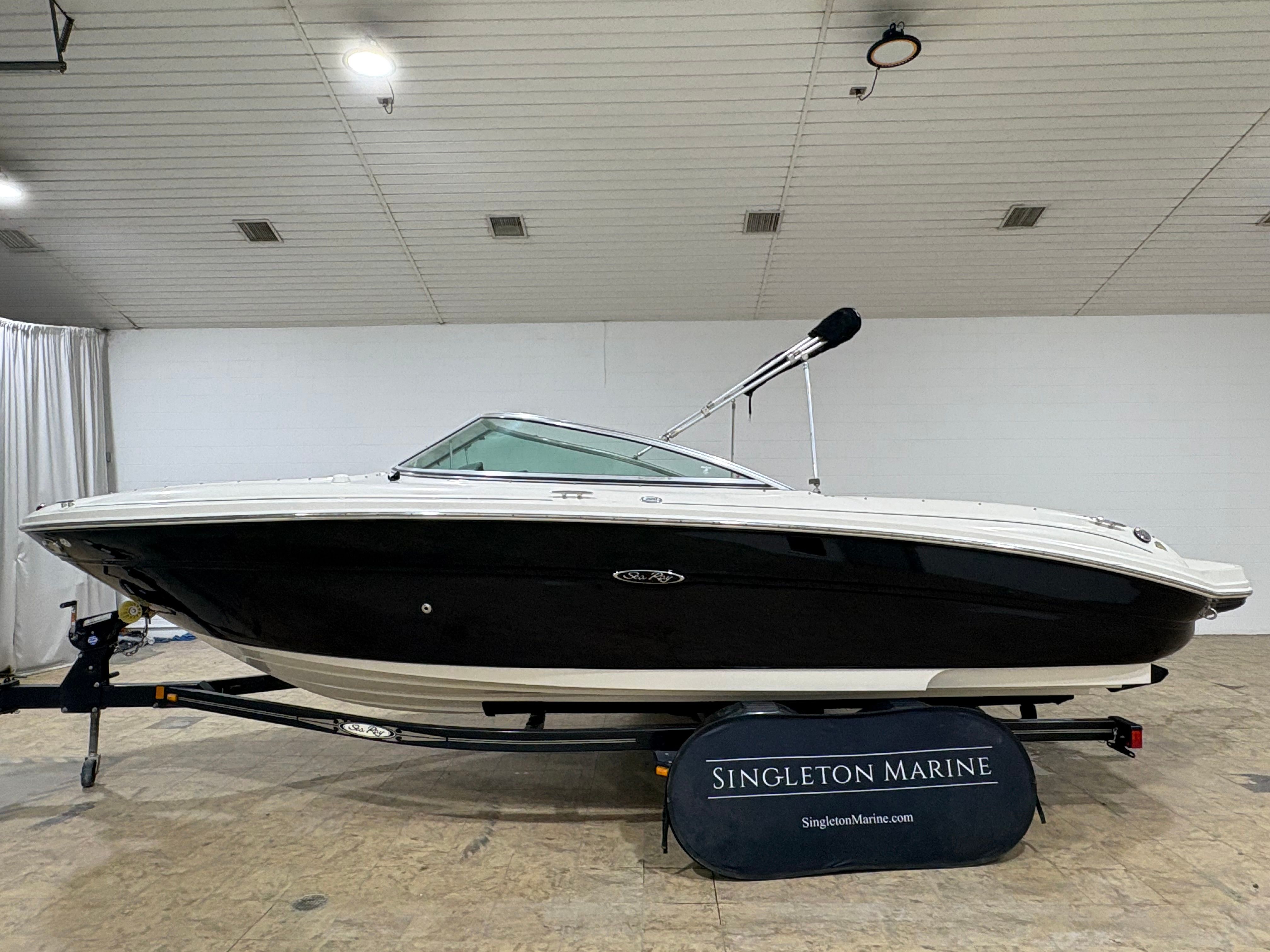 2006 Sea Ray Select 220
