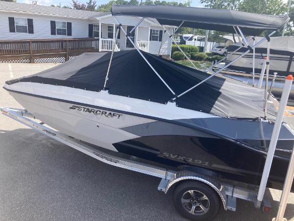 Starcraft SVX 191 2024 Starcraft SVX 191 boat with cover on trailer.