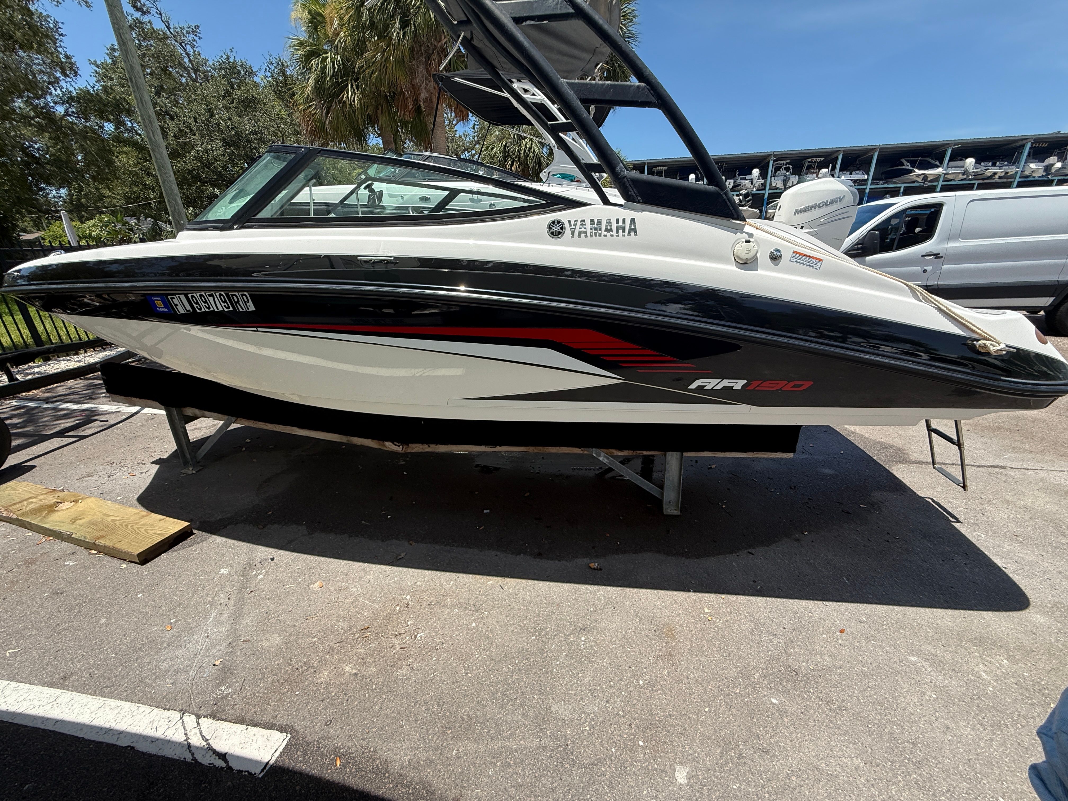 2018 Yamaha Boats AR190
