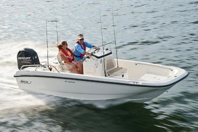 Boston Whaler 170 Dauntless Boat