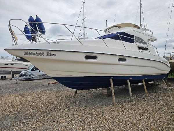 2001 Sealine F33