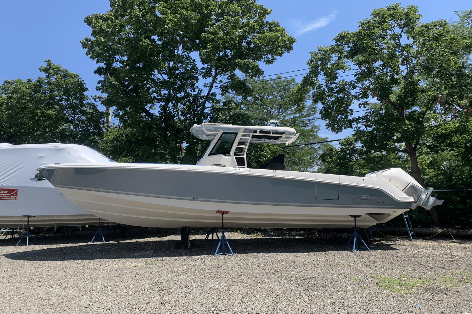 2025 Boston Whaler 360 Outrage, Hampton Bays États-unis - Boats.com