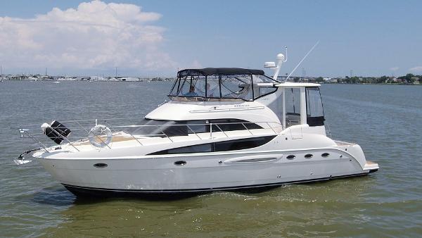 Meridian 459 Motoryacht 2007 Meridian 459 Motor Yacht cruising on calm waters.