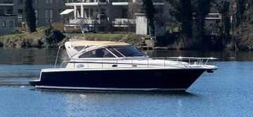 2003 Cayman Yachts 38 WA