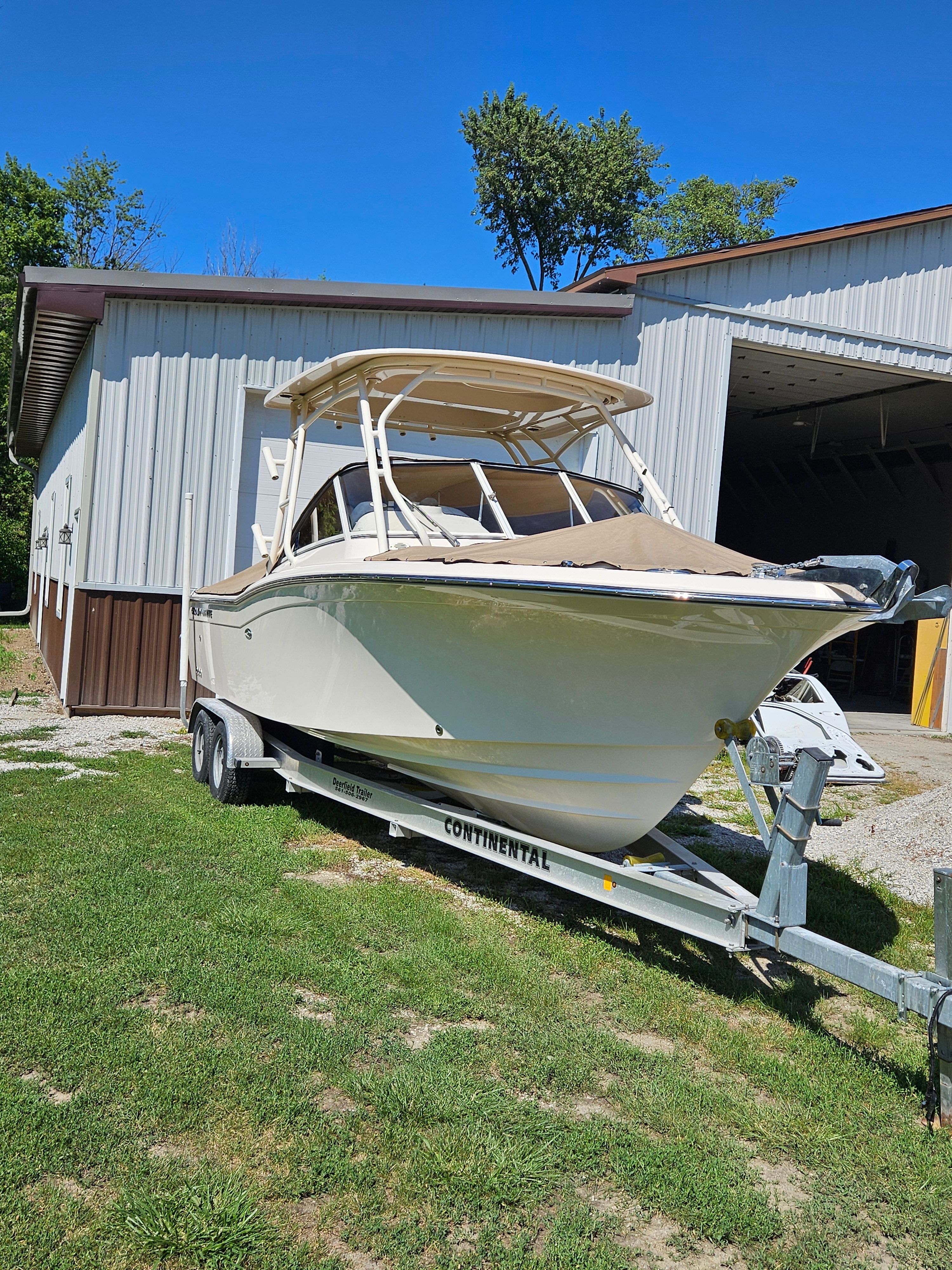 2019 Grady-White Freedom 235