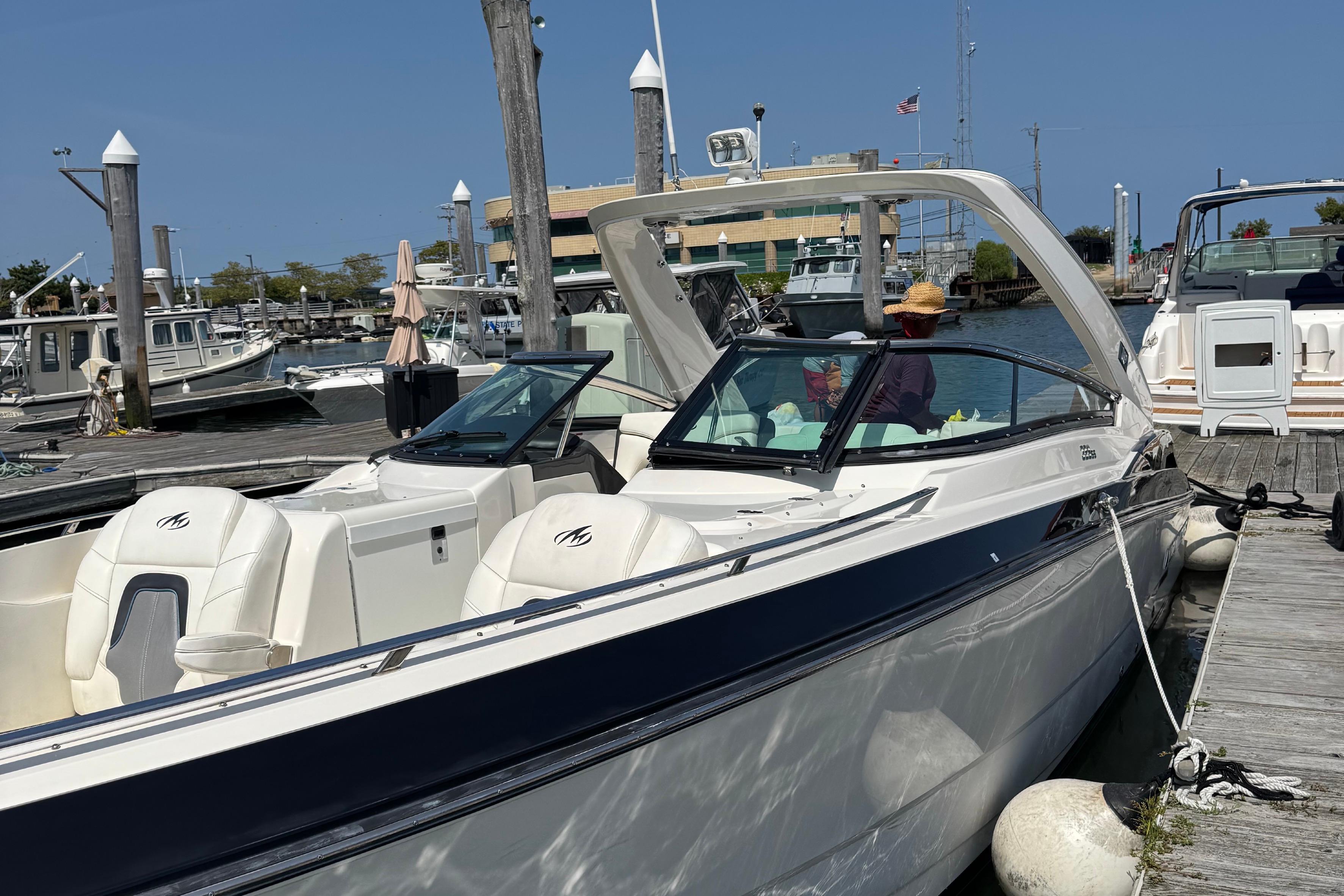 2014 Monterey 328 Super Sport