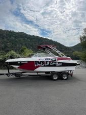 Rinker Captiva 220 MTX