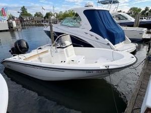 Boston Whaler Dauntless