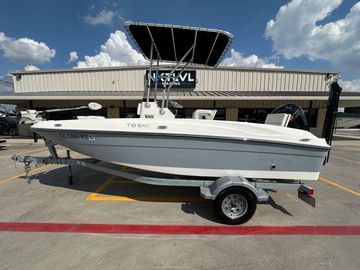 2023 Trophy T-18 bay