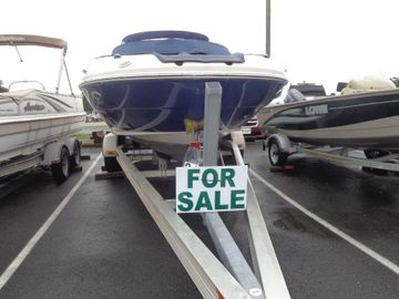 2007 Sea Ray 200 Sundeck
