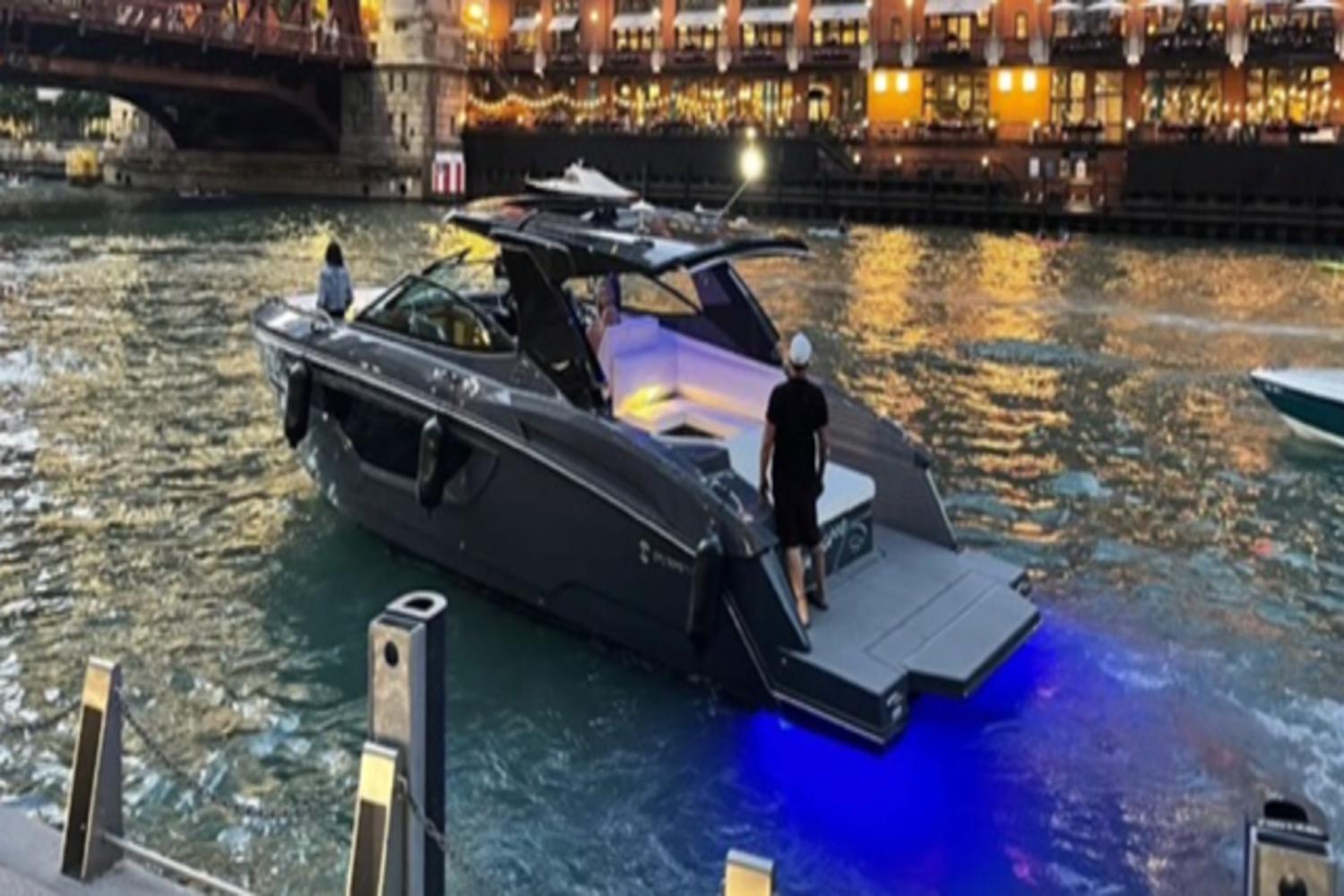 2022 Cruisers Yachts 38 GLS