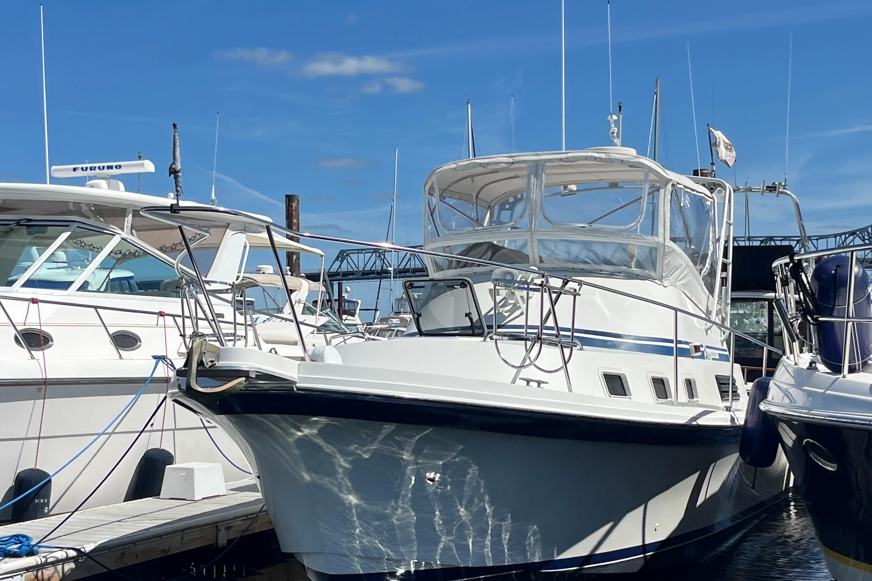 1989 Albin 32 Sportfisher