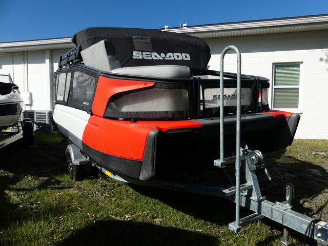 Sea-Doo Switch® Cruise 18-230 hp