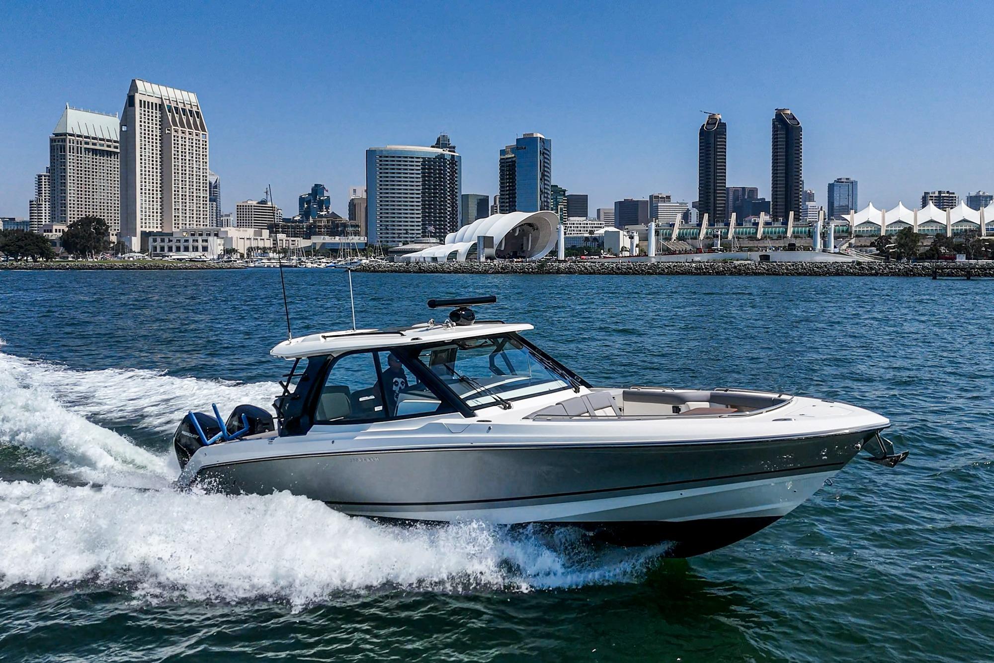 2024 Boston Whaler 380 Realm