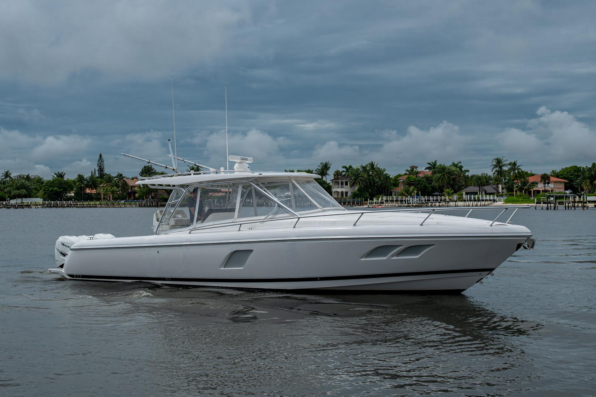 2019 Intrepid 407 Cuddy