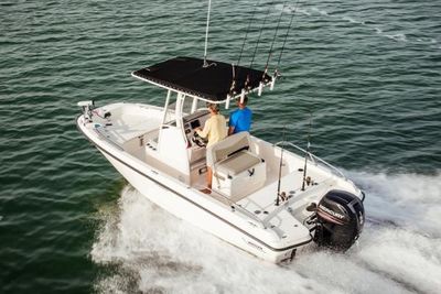Boston Whaler 210 Dauntless Boat