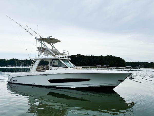 2017 Boston Whaler 420 Outrage