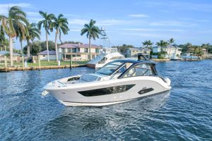 Sea Ray Sundancer 370 Outboard