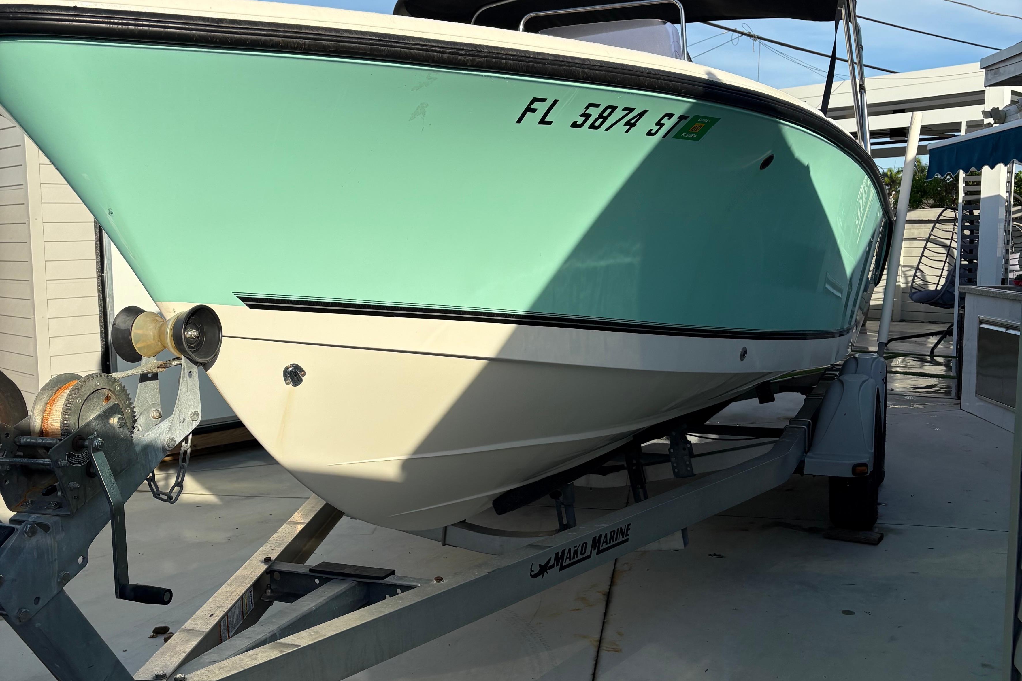2019 Mako 204 Center Console
