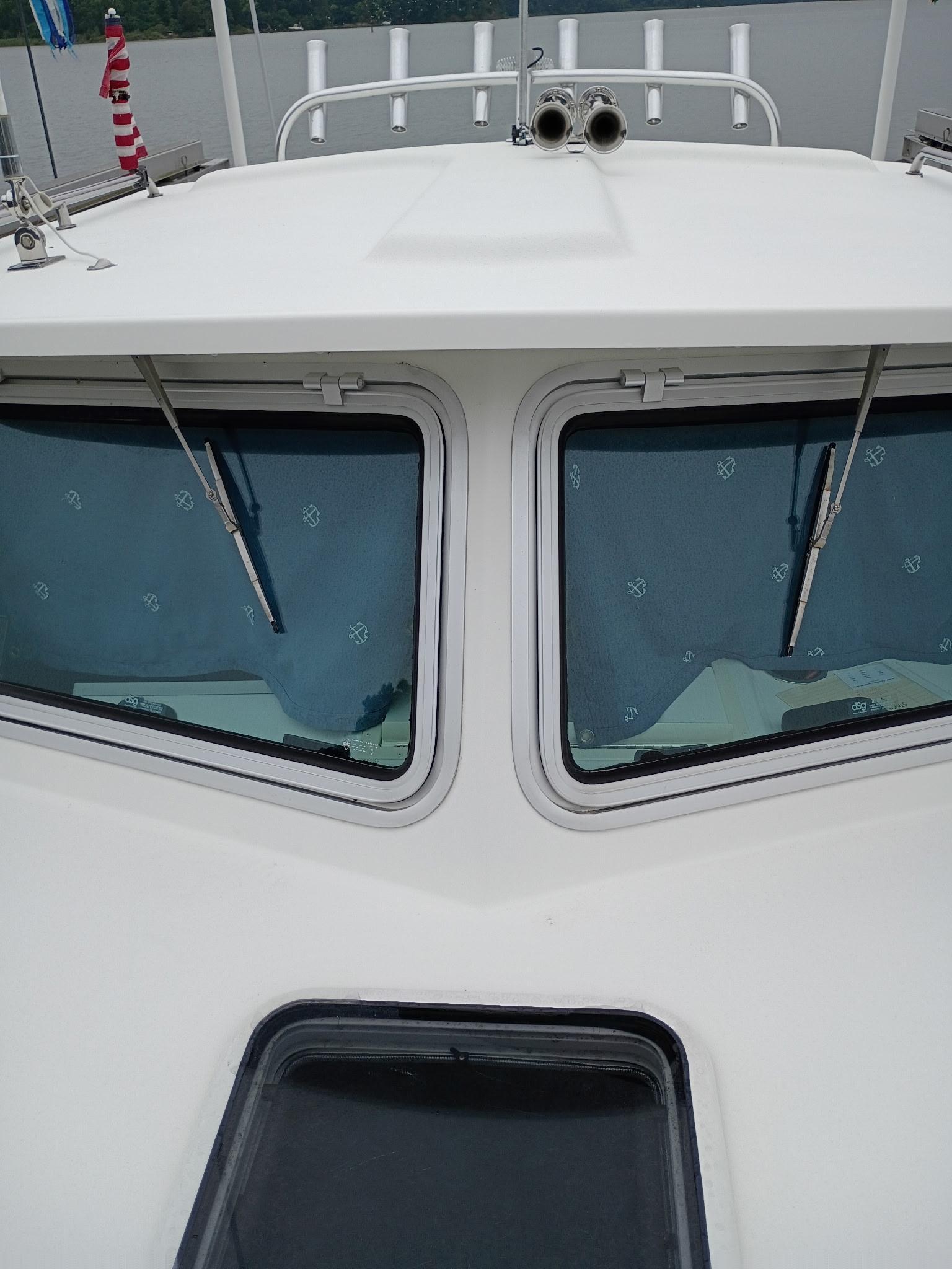 2016 Parker 2520 XL Sport Cabin