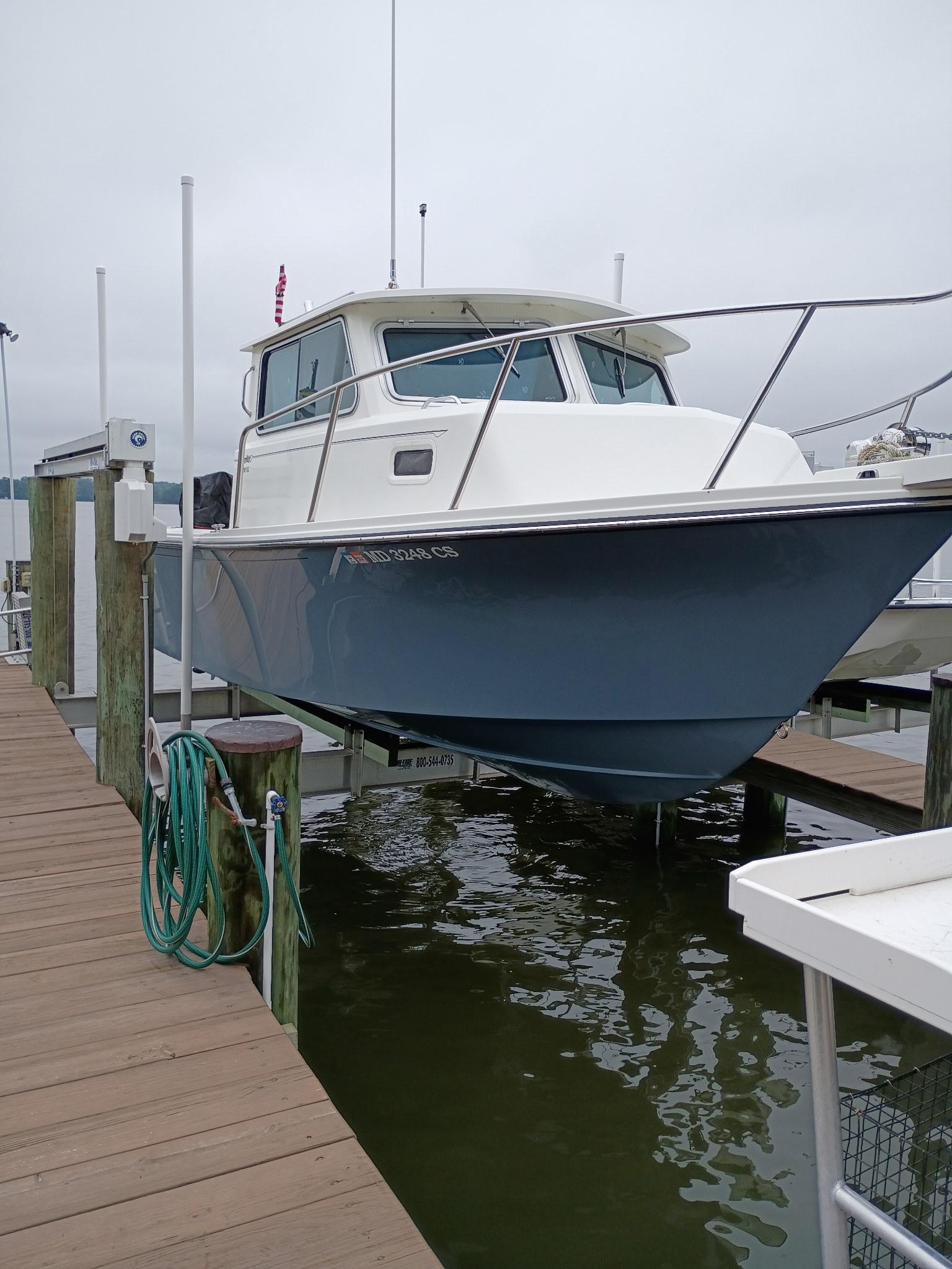 2016 Parker 2520 XL Sport Cabin