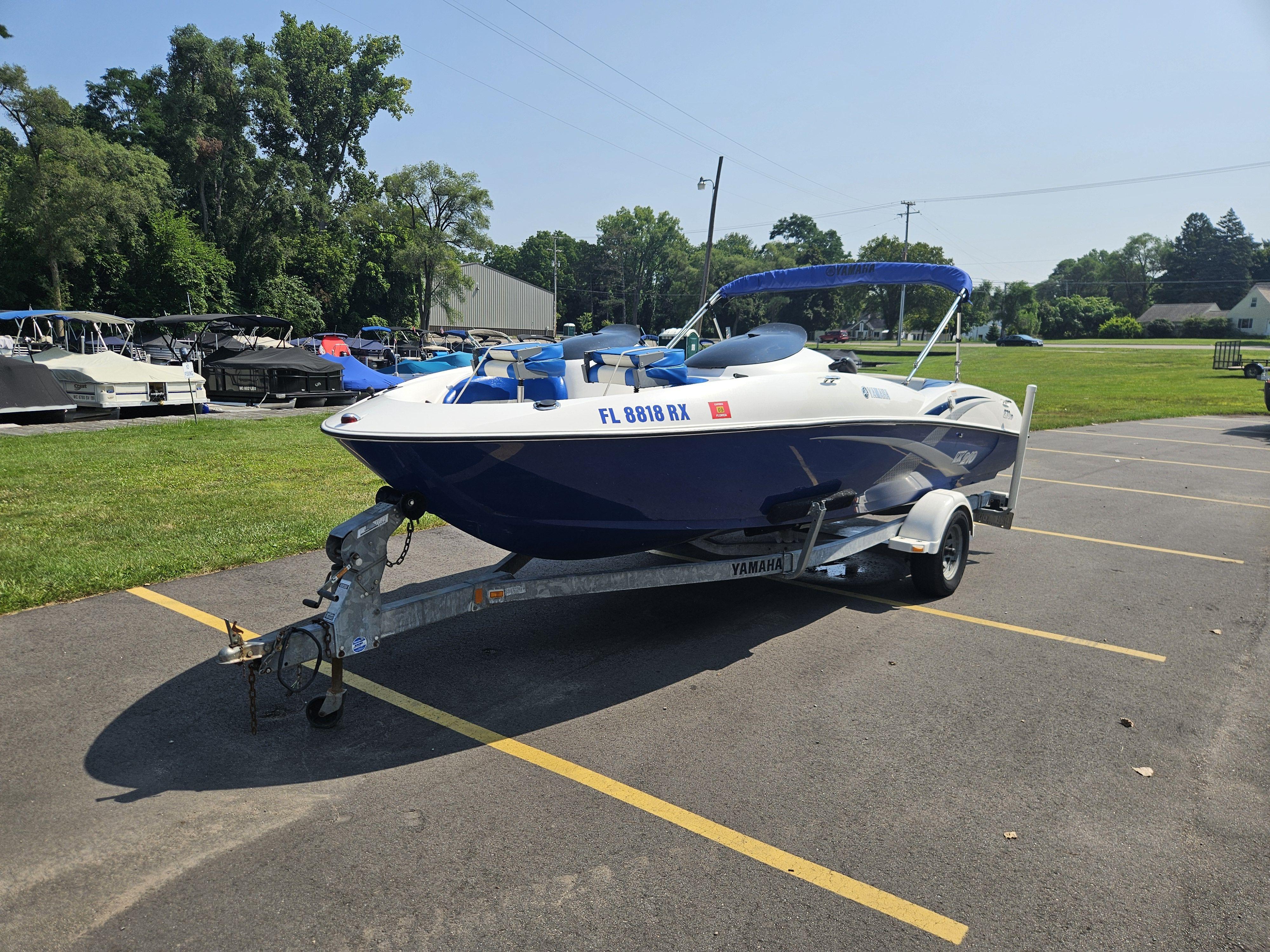 2003 Yamaha Boats LX210