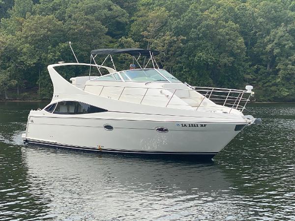 2006 Carver 36 Mariner