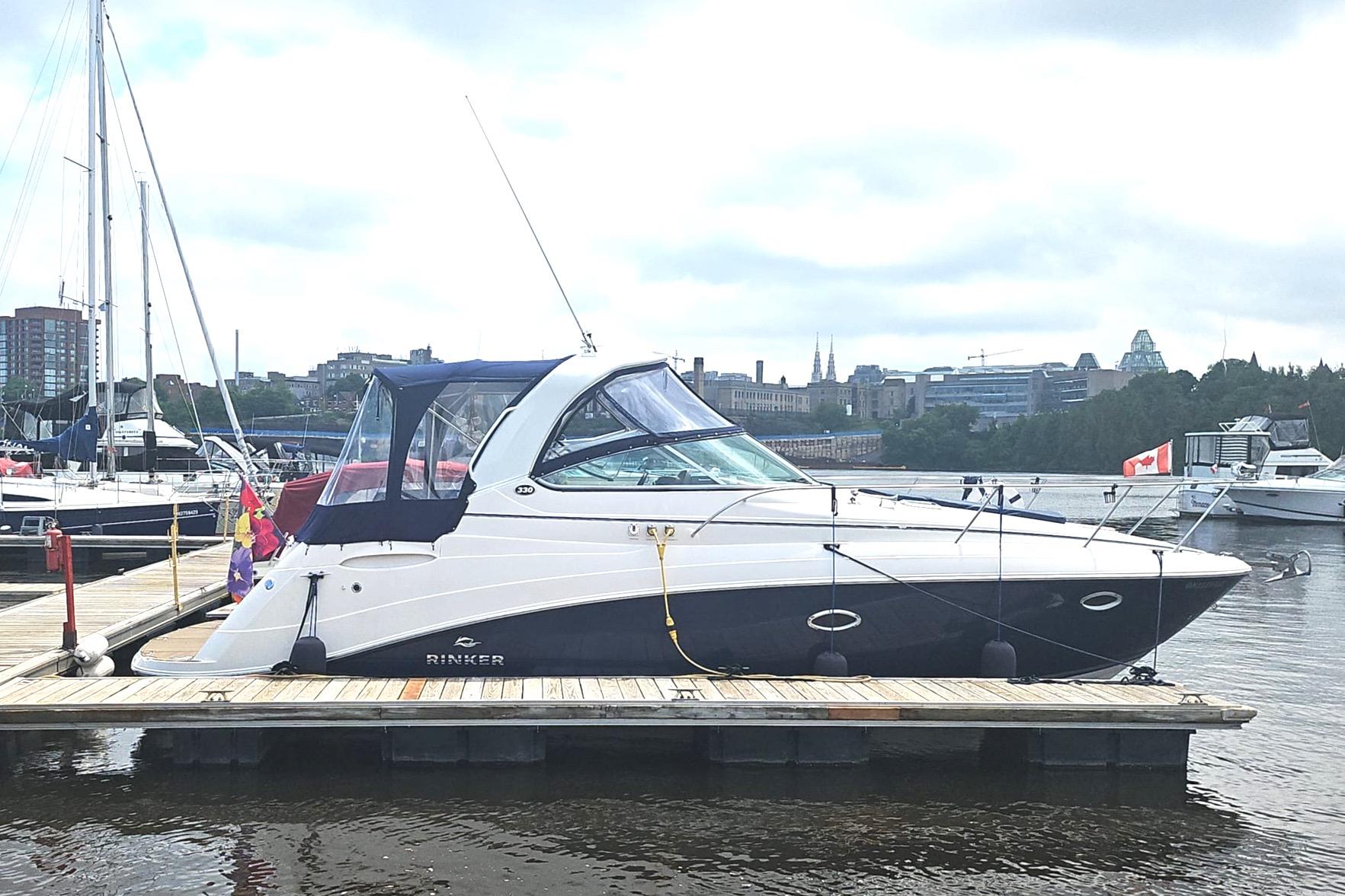 2008 Rinker 330 Express Cruiser