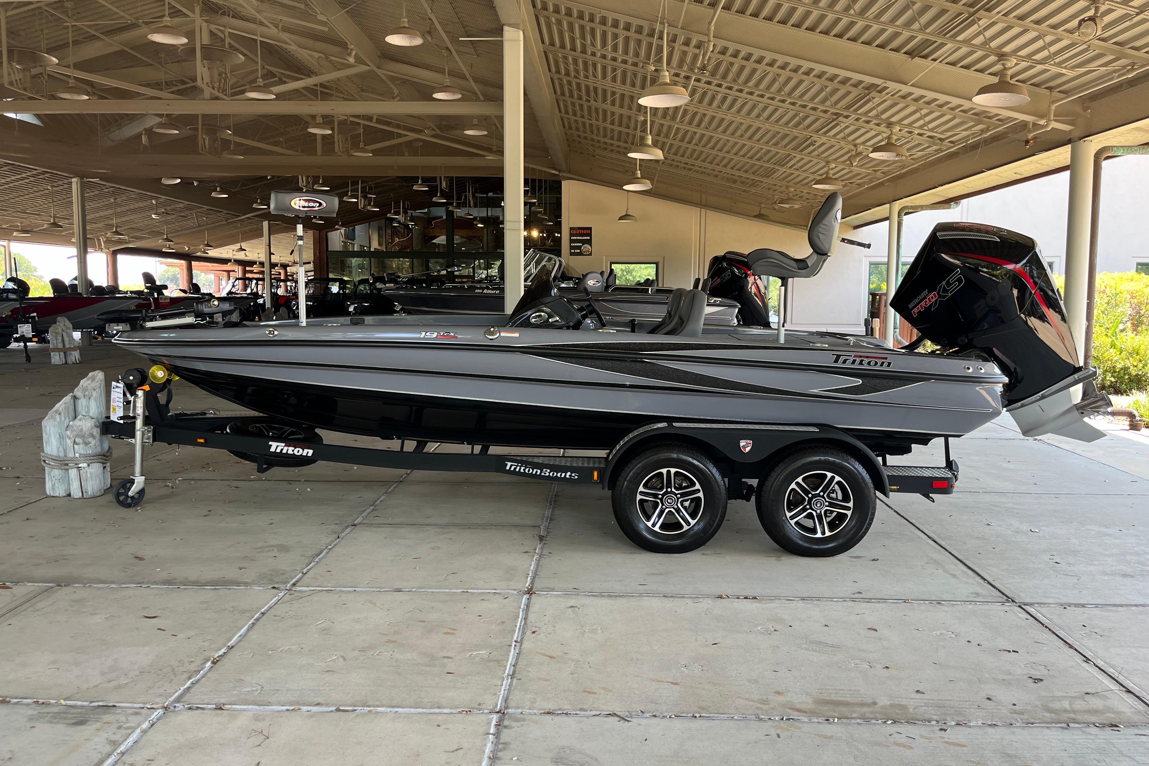 2024 Triton 19 TrX